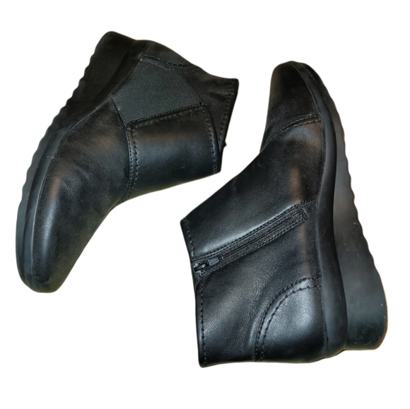 10N - Clarks Cloudsteppers Black Booties - Picture 4 of 9